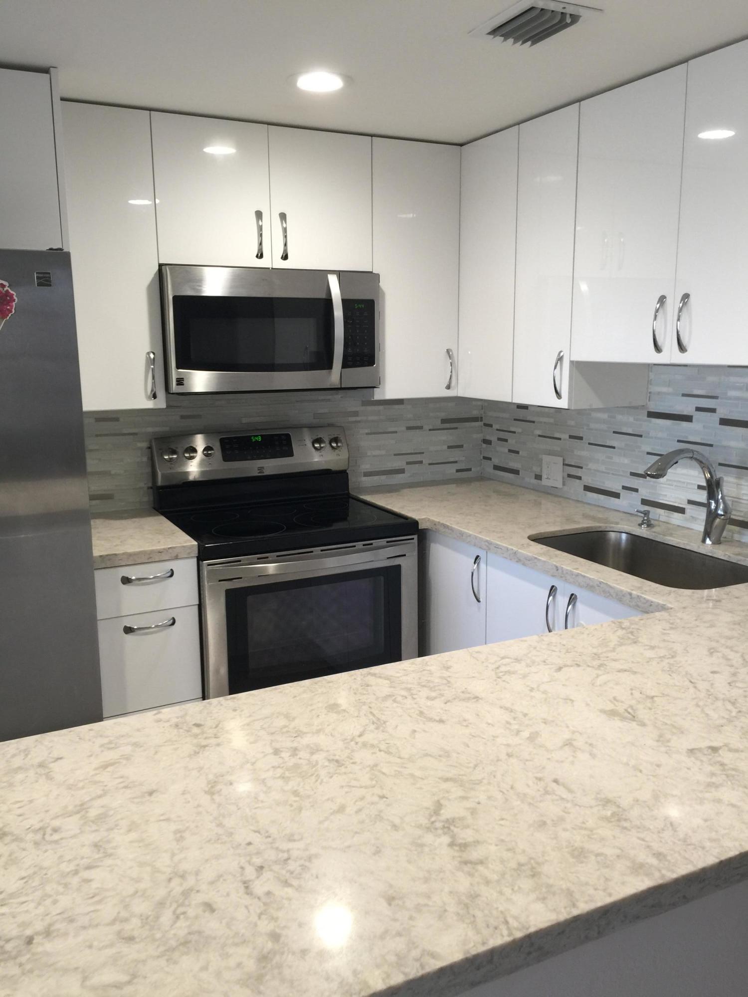 16 Fanshaw A Boca Raton, FL 33434 - Photo 8 of 17 IMG_0929