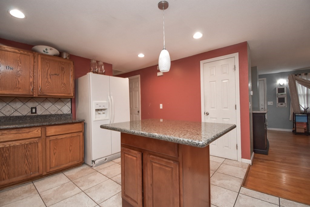 15 Ruthven Street Springfield, MA 01128 - Photo 17 of 34