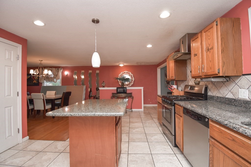 15 Ruthven Street Springfield, MA 01128 - Photo 18 of 34