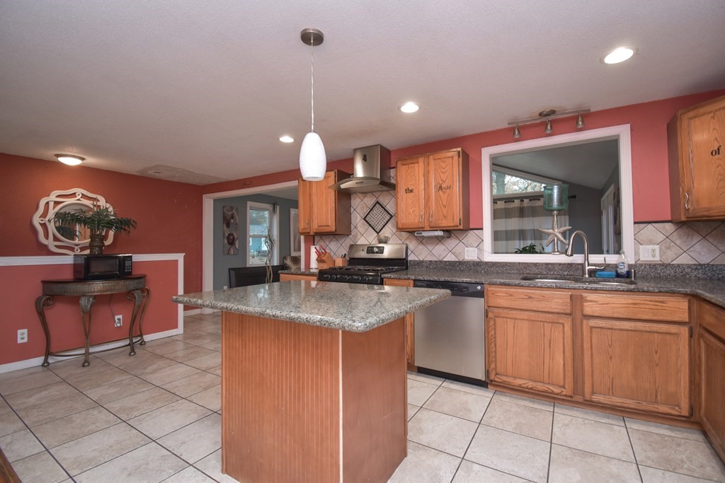 15 Ruthven Street Springfield, MA 01128 - Photo 19 of 34