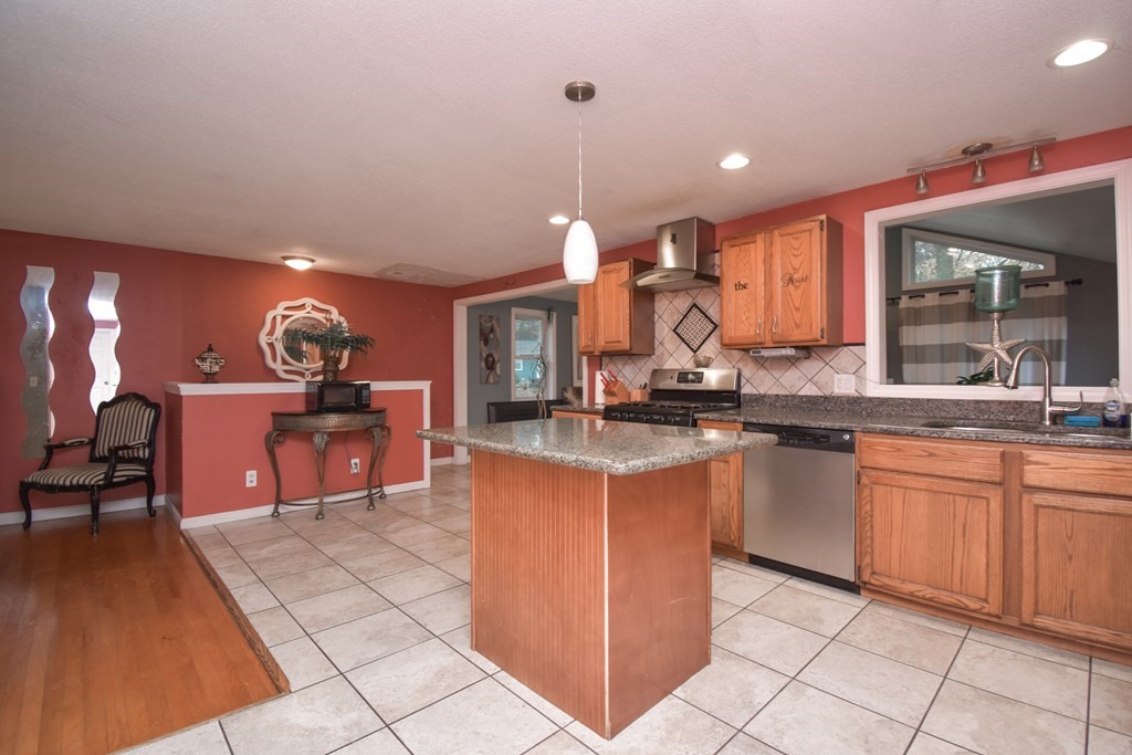 15 Ruthven Street Springfield, MA 01128 - Photo 20 of 34