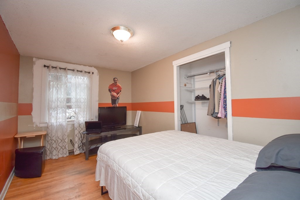 15 Ruthven Street Springfield, MA 01128 - Photo 21 of 34