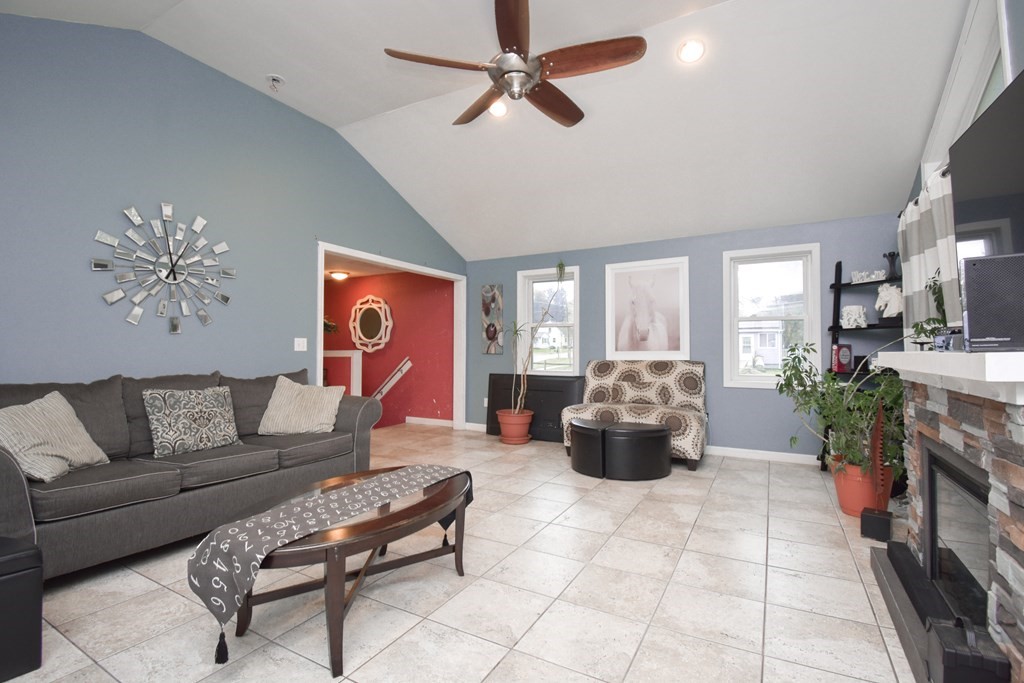 15 Ruthven Street Springfield, MA 01128 - Photo 8 of 34
