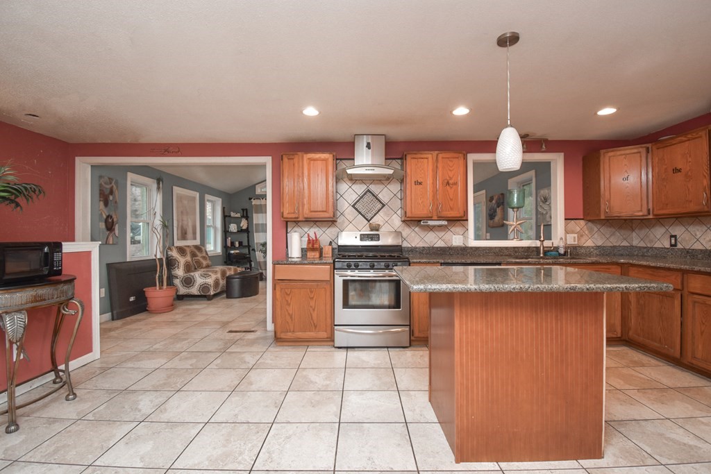 15 Ruthven Street Springfield, MA 01128 - Photo 10 of 34
