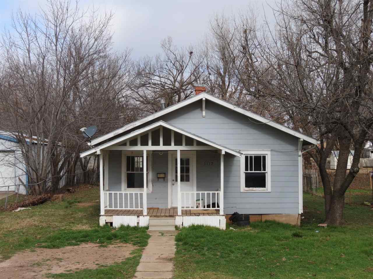 1117 Ivanhoe Street Perry, OK 73077 - Photo 2 of 15 Gallery Image 2