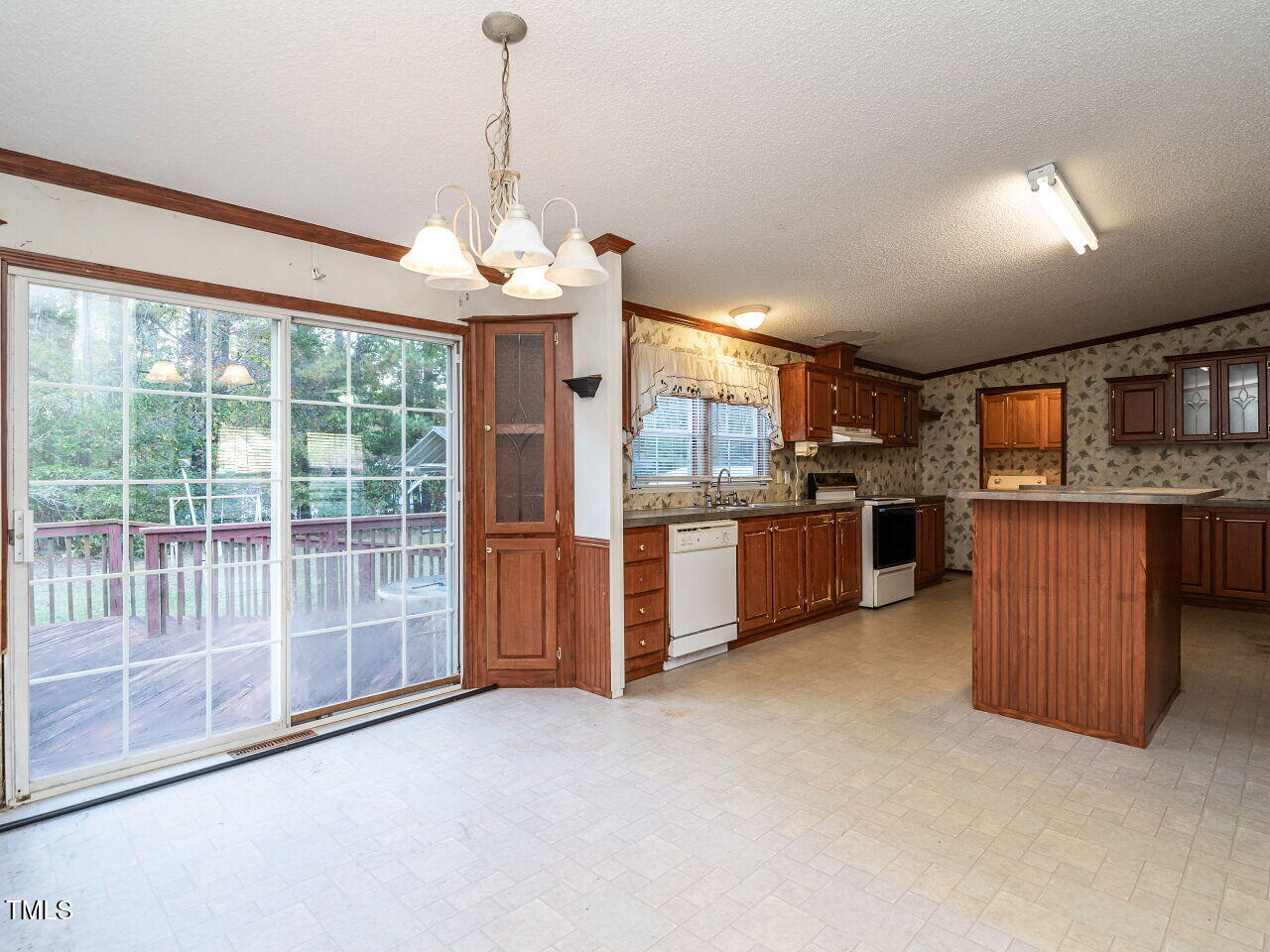 9140 Ransdell Road Raleigh, NC 27603 - Photo 9 of 26 008-1280x960-kitchen-and-dining