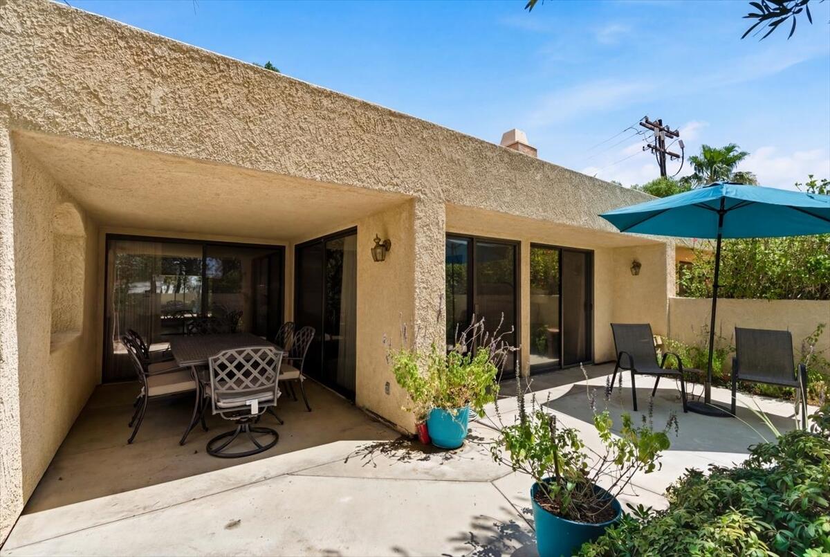 200 East Racquet Club Road, Unit 18 Palm Springs, CA 92262 - Photo 12 of 33 30-200 E Racquet Club Rd #18-27