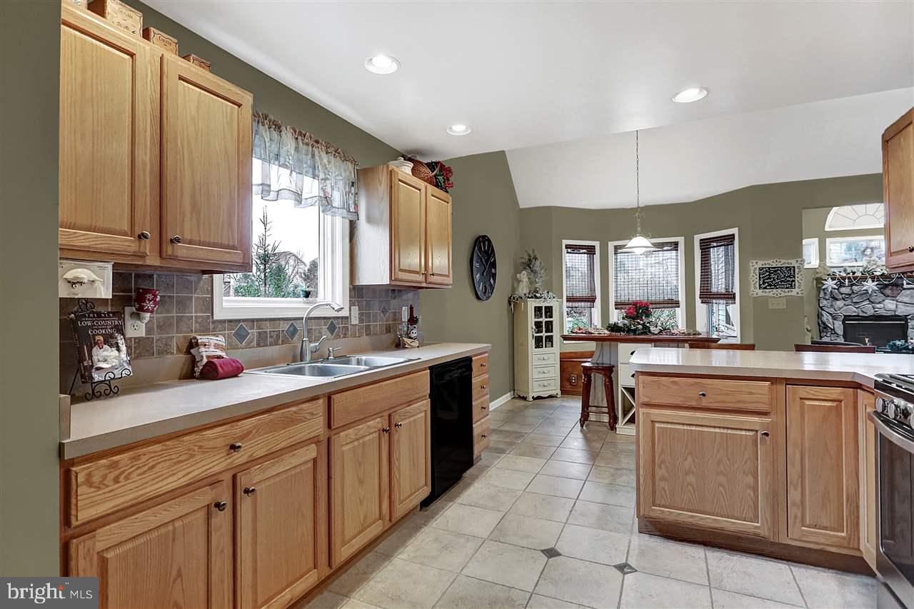 1611 Churchill Road Harrisburg, PA 17111 - Photo 8 of 25 Gallery Image 8