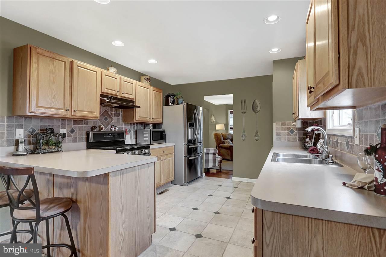 1611 Churchill Road Harrisburg, PA 17111 - Photo 9 of 25 Gallery Image 9