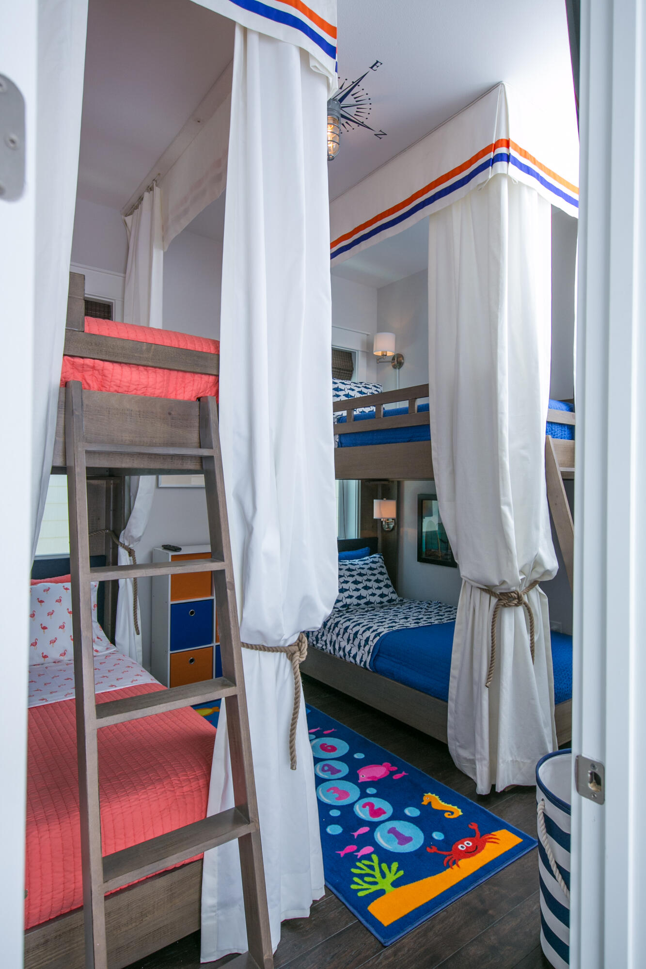 85 York Ln Inlet Beach, Unit B Inlet Beach, FL 32461 - Photo 8 of 31 a room with musical instruments