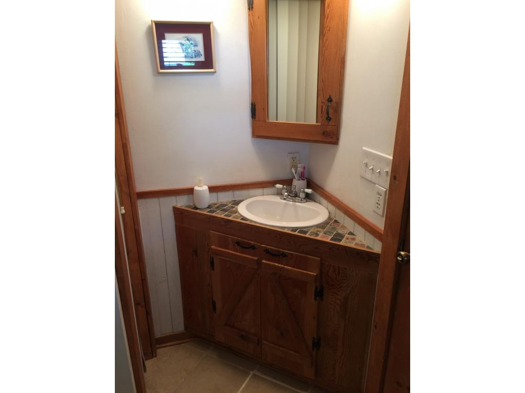 529 Wykle Road Greeneville, TN 37743 - Photo 16 of 29 Cute bathroom sink