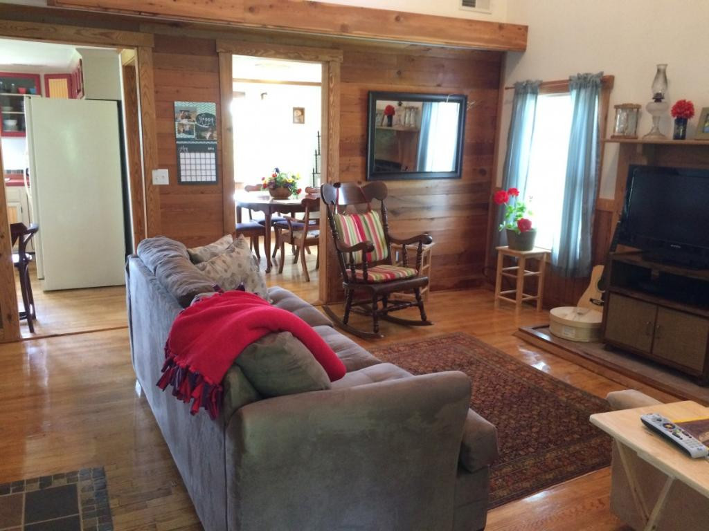 529 Wykle Road Greeneville, TN 37743 - Photo 6 of 29 Living room