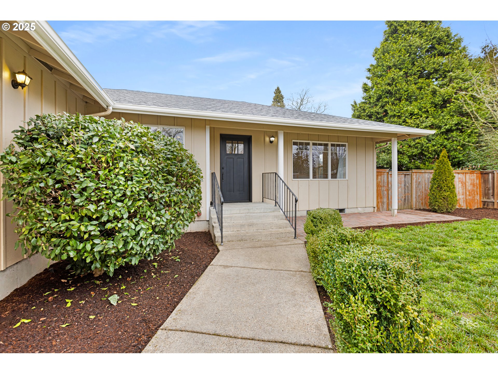 2955 Gilham Road Eugene, OR 97408 - Photo 1 of 31 Gallery Image 1