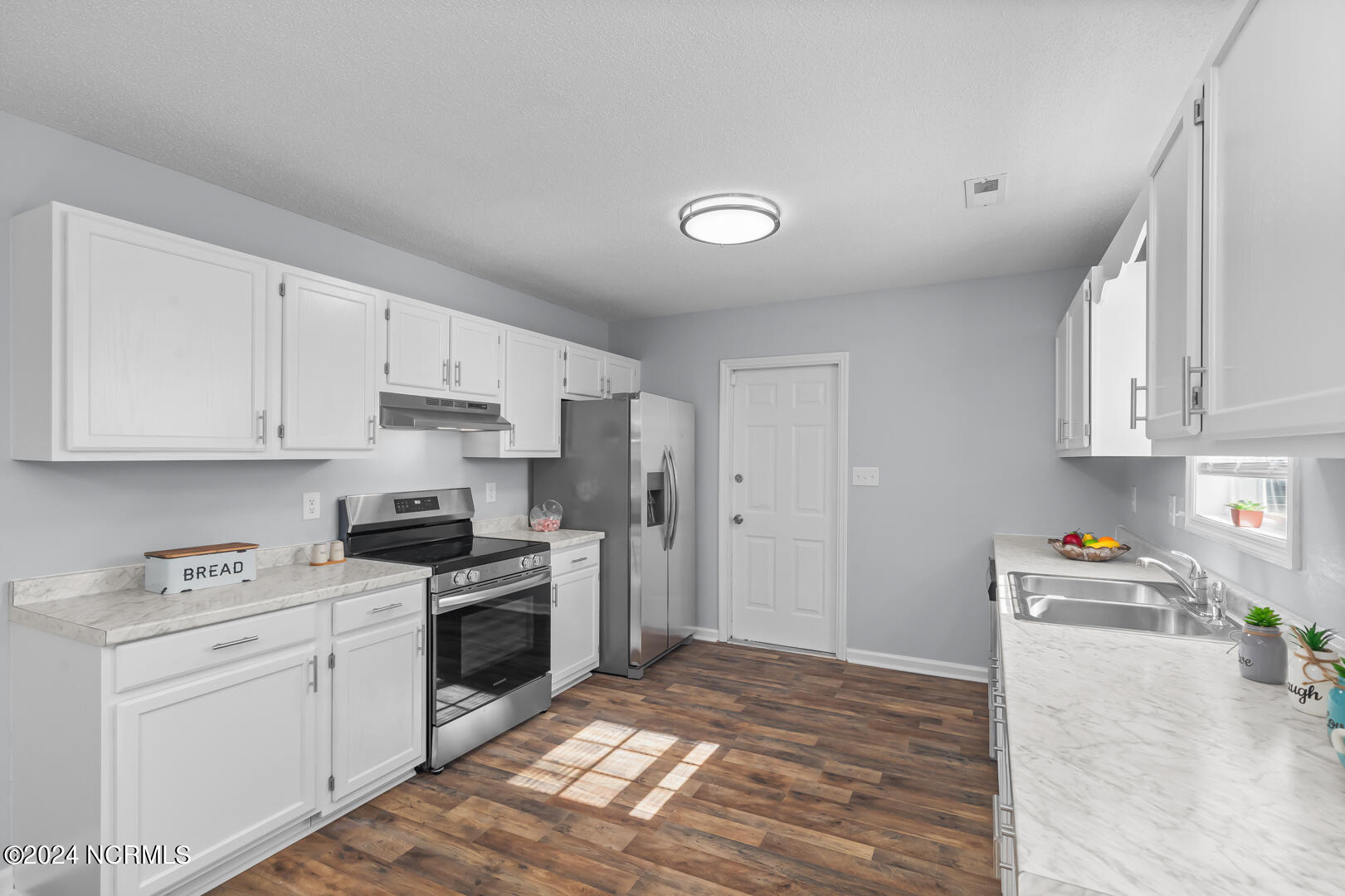 253 Parnell Road Hubert, NC 28539 - Photo 15 of 37 15