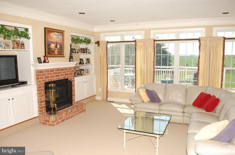 7 Deer Ridge Court Phoenix, MD 21131 - Photo 9 of 23 Family Room
