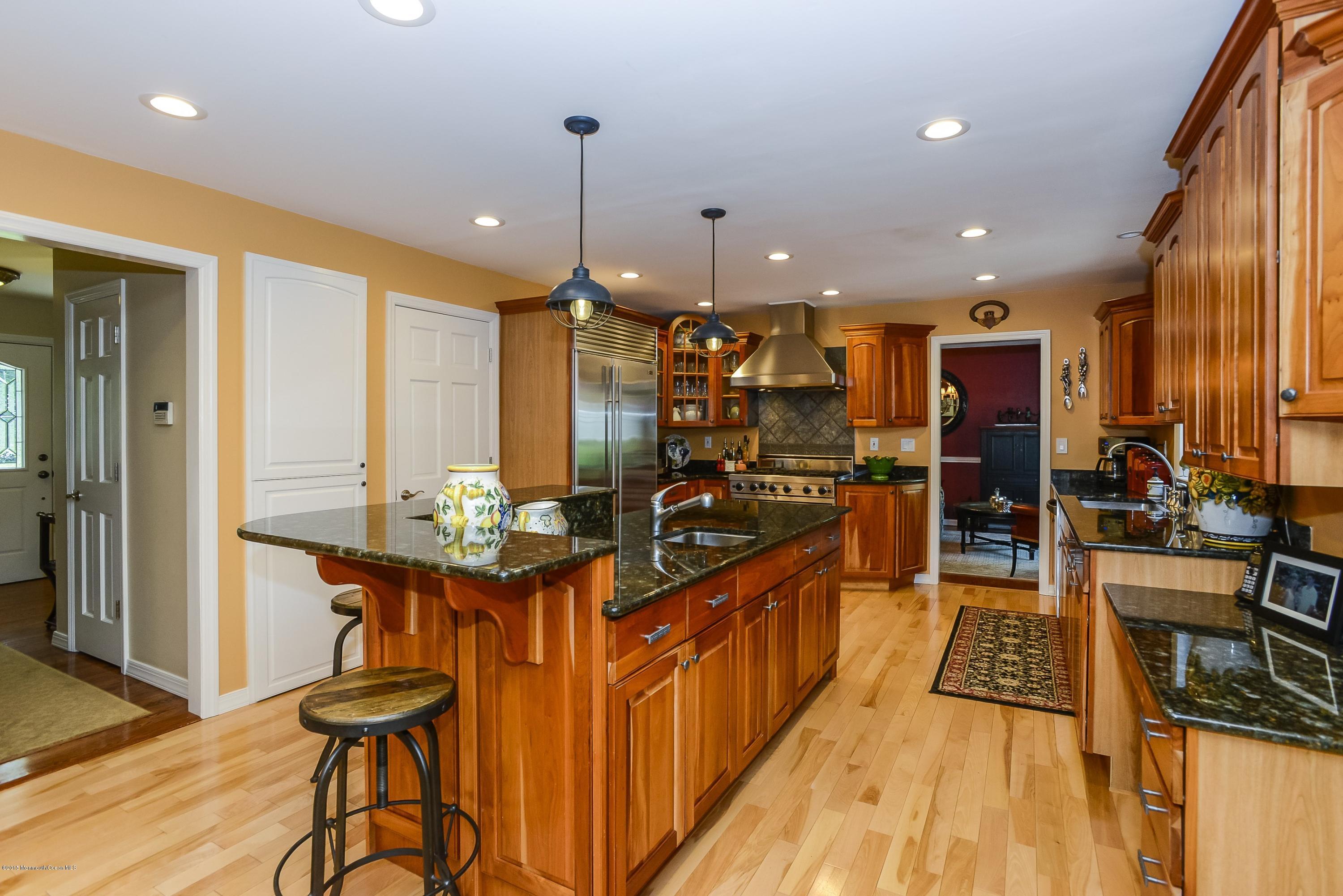 50 Dwight Road Middletown, NJ 07748 - Photo 13 of 41 013_Kitchen