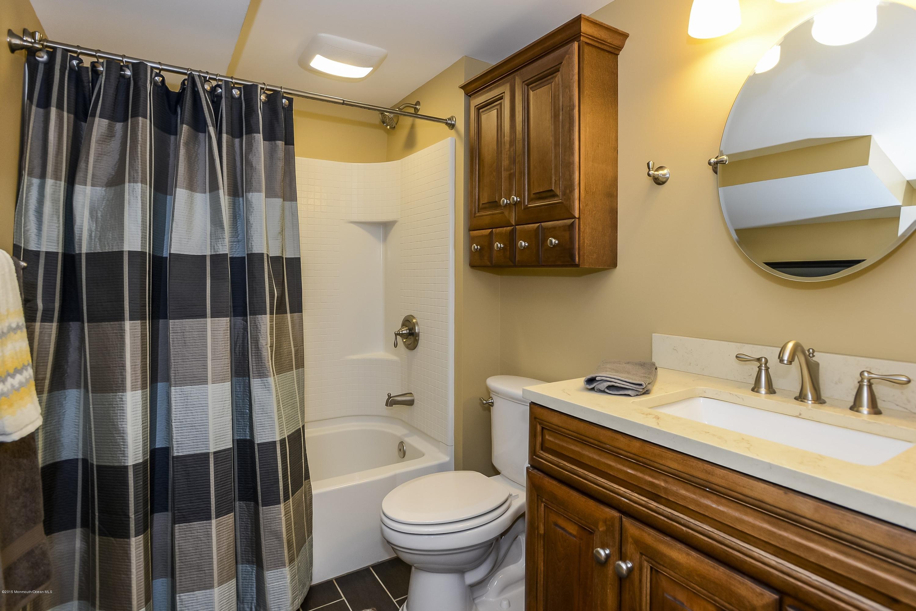 50 Dwight Road Middletown, NJ 07748 - Photo 36 of 41 025_Full Bath
