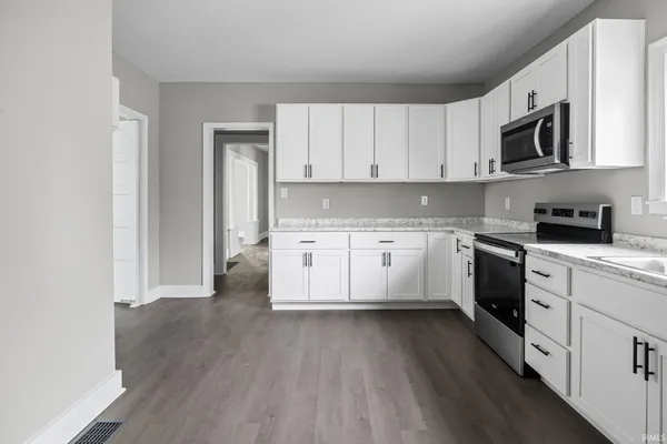 $244,900 | 904 East Clinton Street, Frankfort, IN 46041
