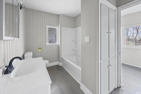 $244,900 | 904 East Clinton Street, Frankfort, IN 46041