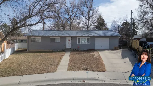 $325,000 | 12 Lakota Court, Glenrock, WY 82637