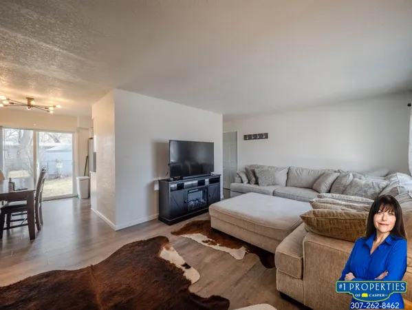 $325,000 | 12 Lakota Court, Glenrock, WY 82637