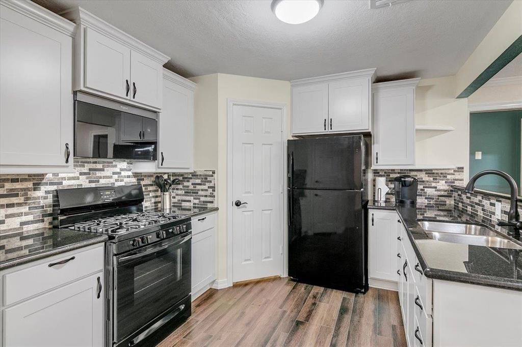 3702 Travis Drive Beaumont, TX 77708 - Photo 12 of 28