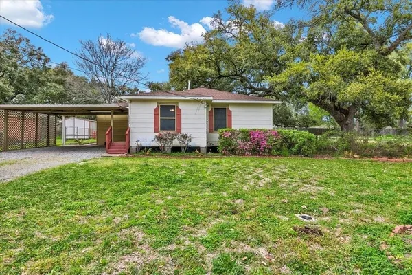 $1,700 | 3702 Travis Drive, Beaumont, TX 77708