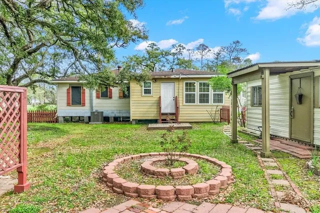 $1,800 | 3702 Travis Drive, Beaumont, TX 77708