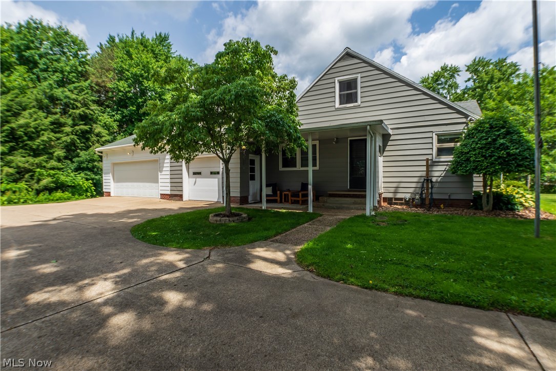 2748 Canton Road Uniontown, OH 44685 - Photo 7 of 49