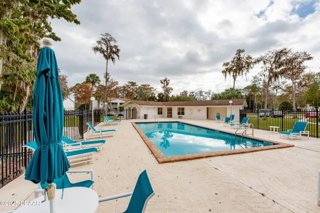 $1,400 | 1600 Big Tree Road, Unit H3, Daytona Beach, FL 32119