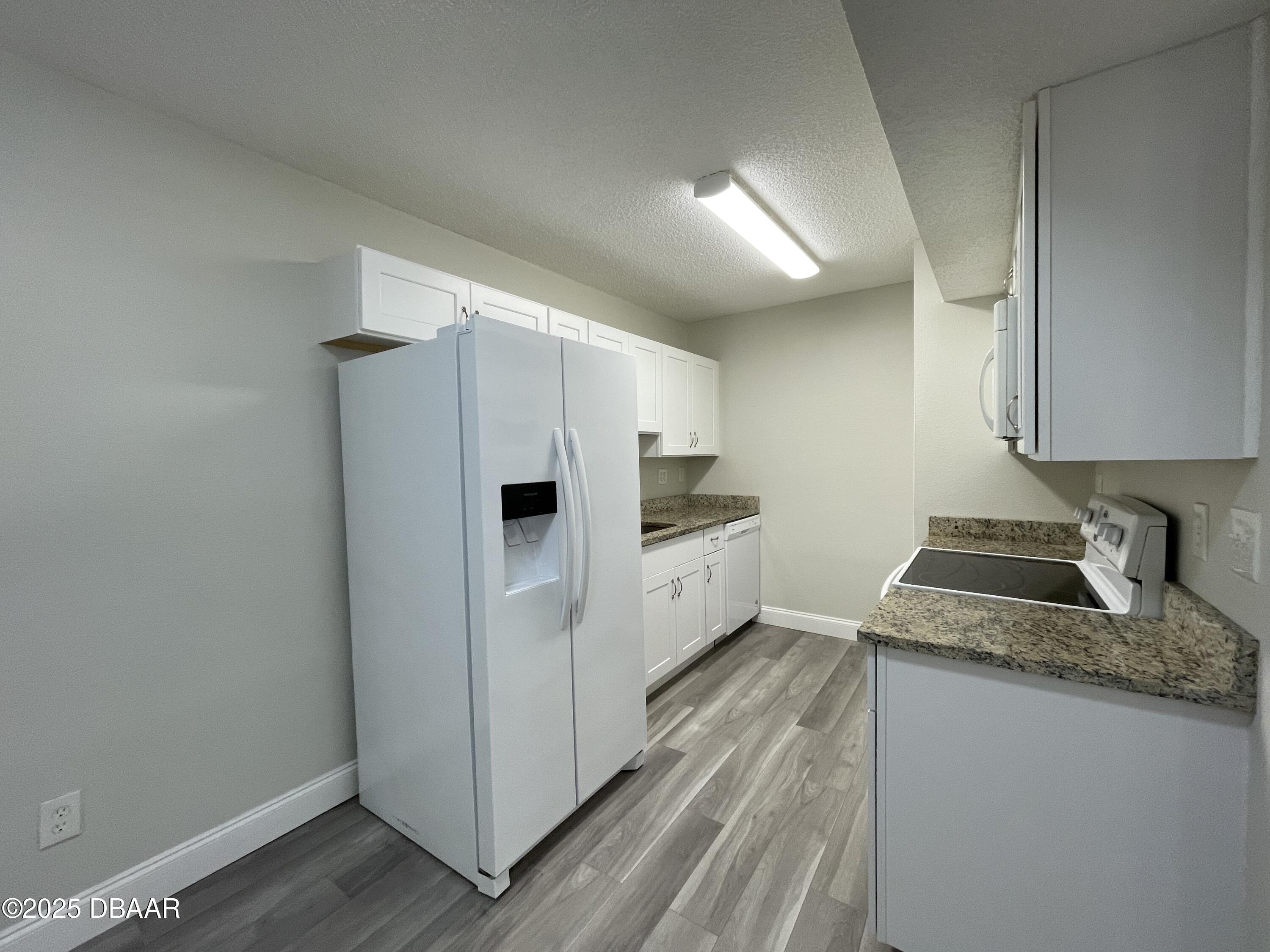 1600 Big Tree Road, Unit H3 Daytona Beach, FL 32119 - Photo 7 of 18 Kitchen