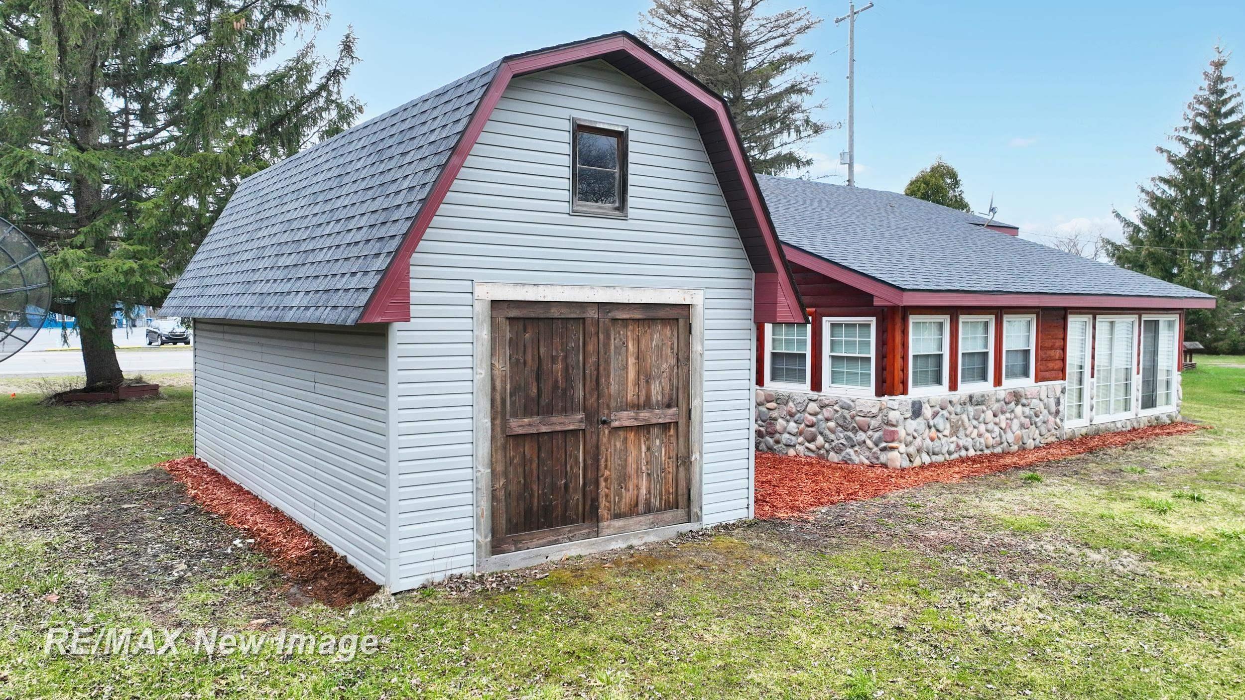 13280 North Saginaw Road Clio, MI 48420 - Photo 4 of 41