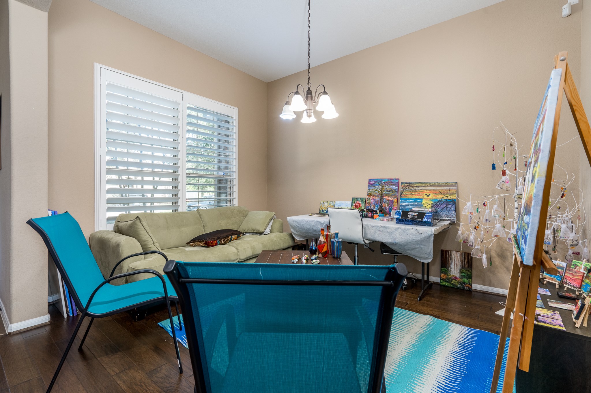 9115 Monarch Mist Lane Houston, TX 77070 - Photo 3 of 26 a dining room with furniture and wooden floor