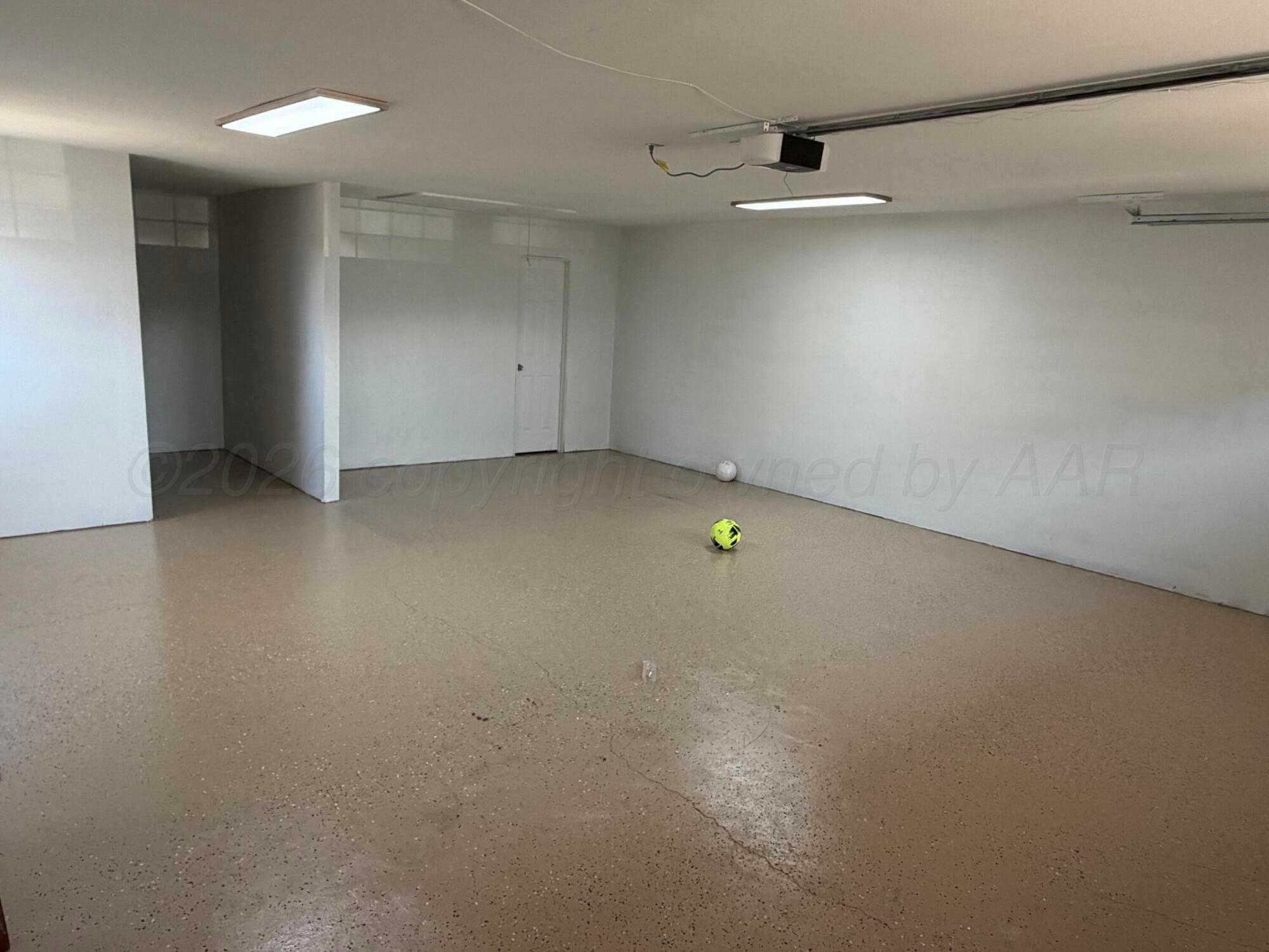 1032 Thrams Street Borger, TX 79007 - Photo 28 of 32 IMG_8982