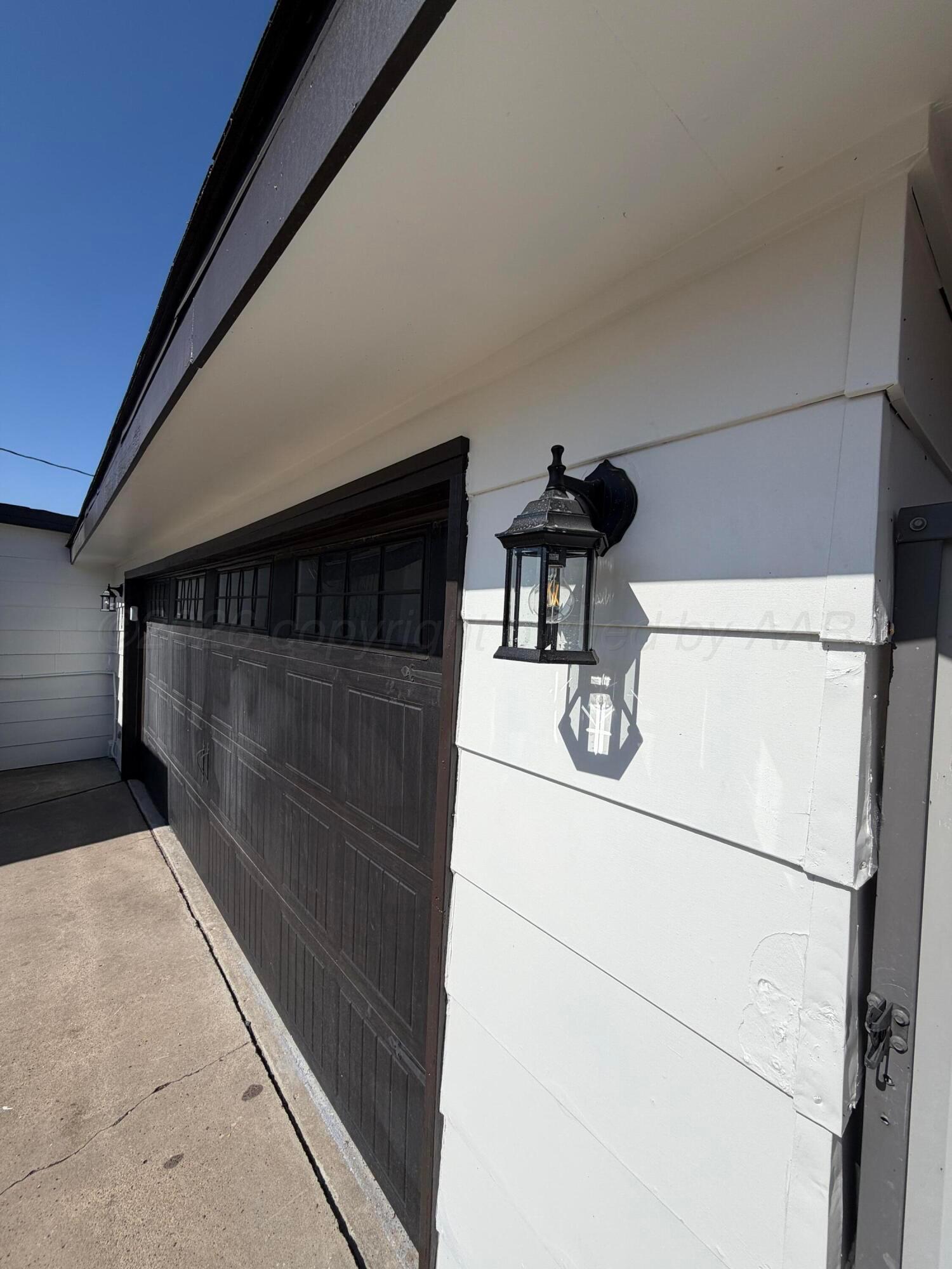 1032 Thrams Street Borger, TX 79007 - Photo 5 of 32 IMG_9009