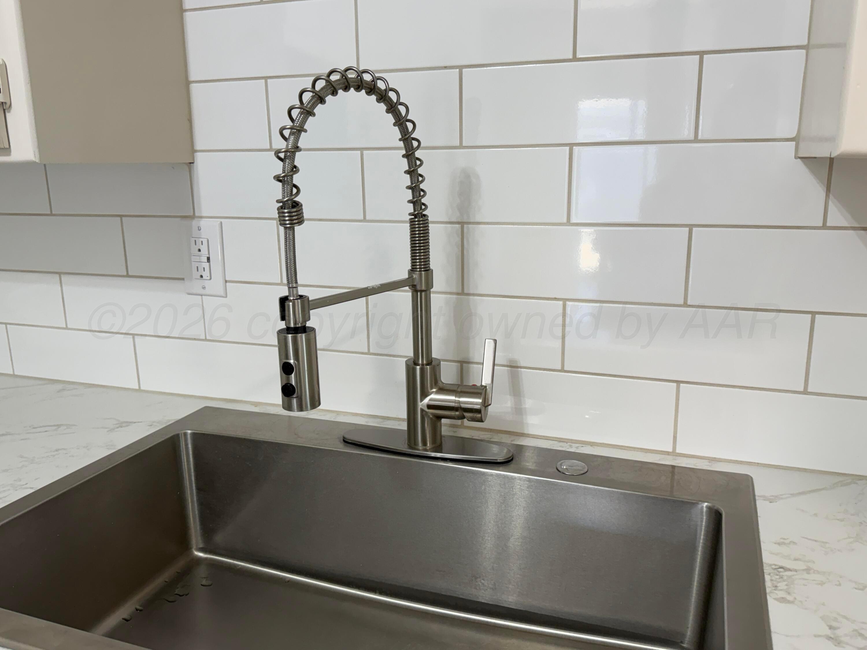 1032 Thrams Street Borger, TX 79007 - Photo 10 of 32 IMG_8955