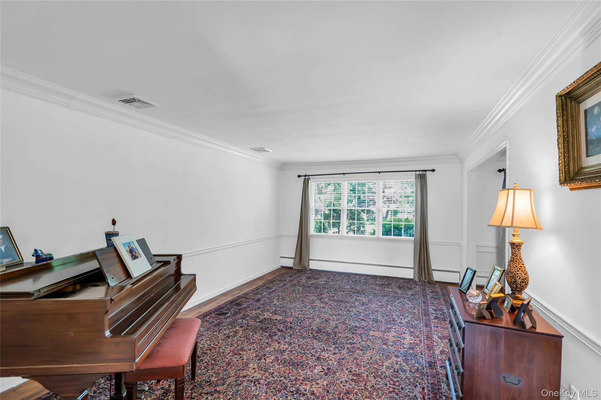 34 Aberdeen Road Smithtown, NY 11787 - Photo 14 of 38