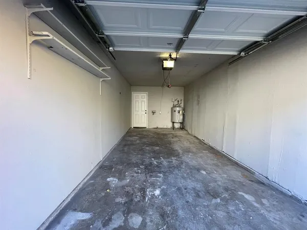 $1,500 | 2105 Knoll Crest Drive, Arlington, TX 76014