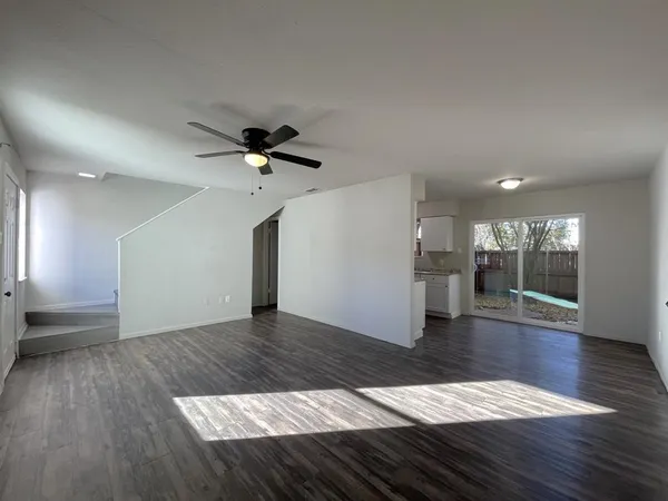 $1,500 | 2105 Knoll Crest Drive, Arlington, TX 76014