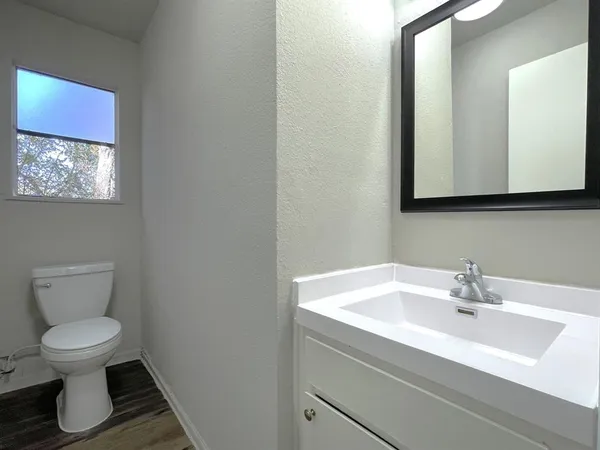$1,500 | 2105 Knoll Crest Drive, Arlington, TX 76014
