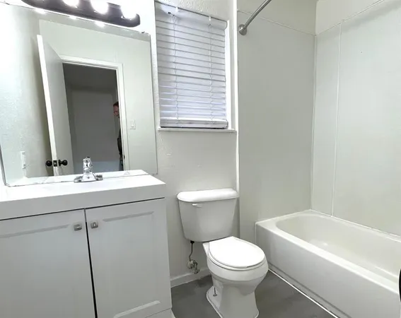 $1,500 | 2105 Knoll Crest Drive, Arlington, TX 76014