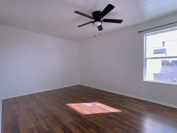 $1,500 | 2105 Knoll Crest Drive, Arlington, TX 76014