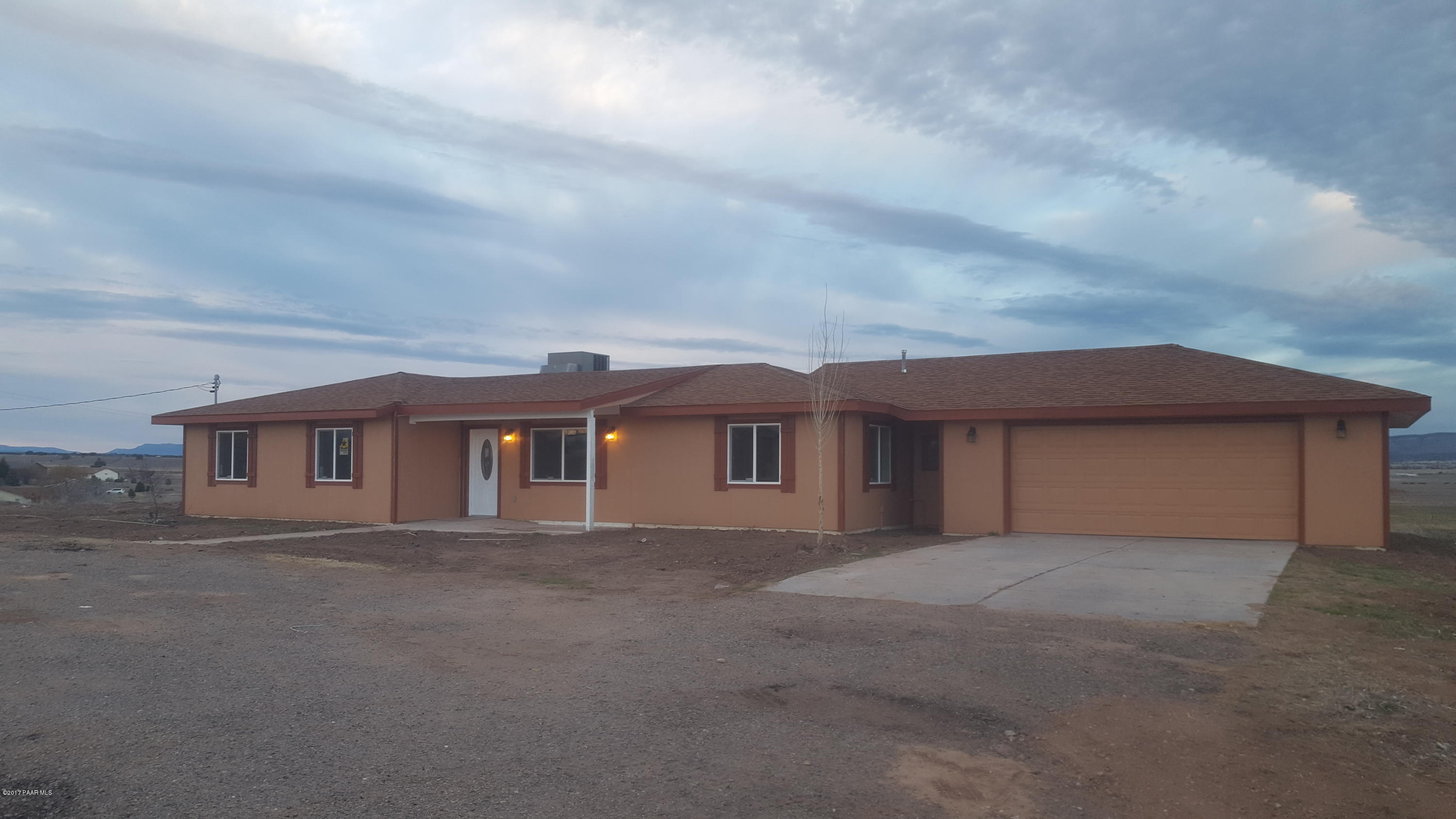 22520 North Malapai Ridge Road Paulden, AZ 86334 - Photo 1 of 31 Front View3