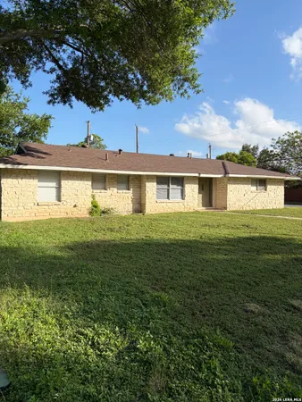 $195,000 | 302 East Byrd Boulevard, Universal City, TX 78148