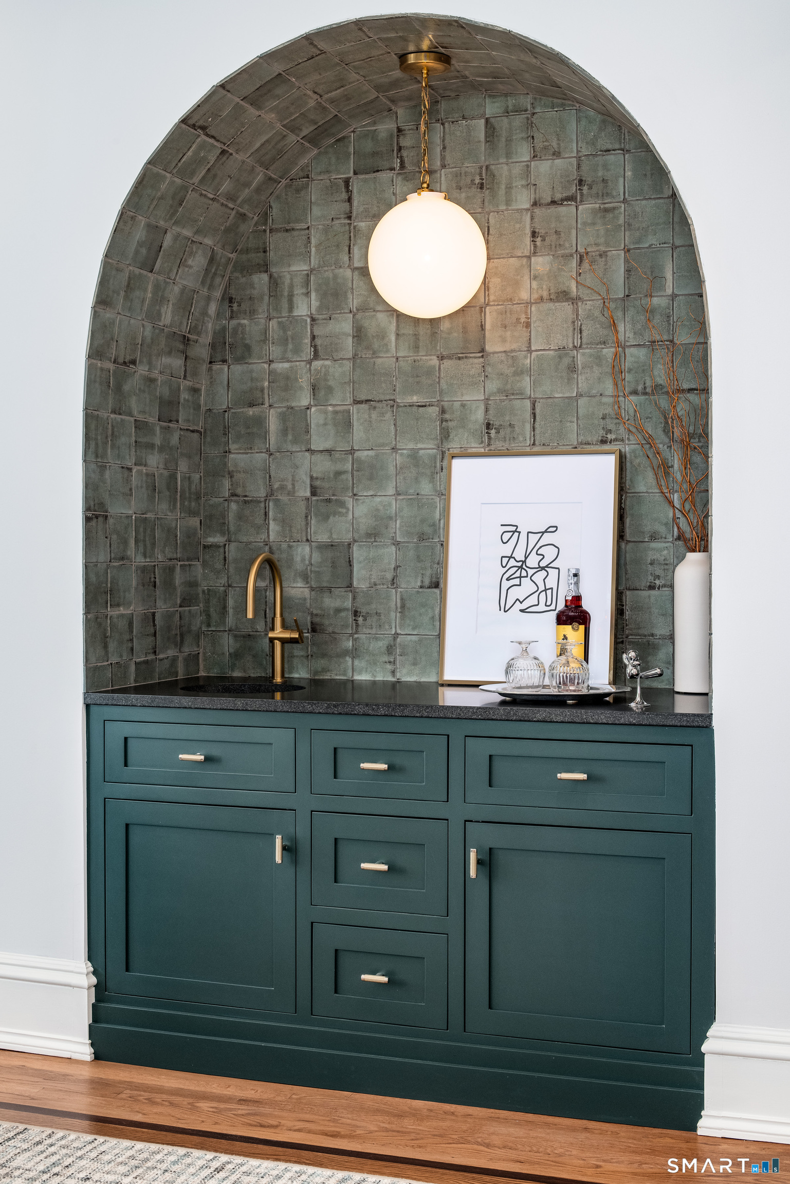 760 Smith Ridge Road New Canaan, CT 06840 - Photo 5 of 40 a bathroom with a sink and a mirror