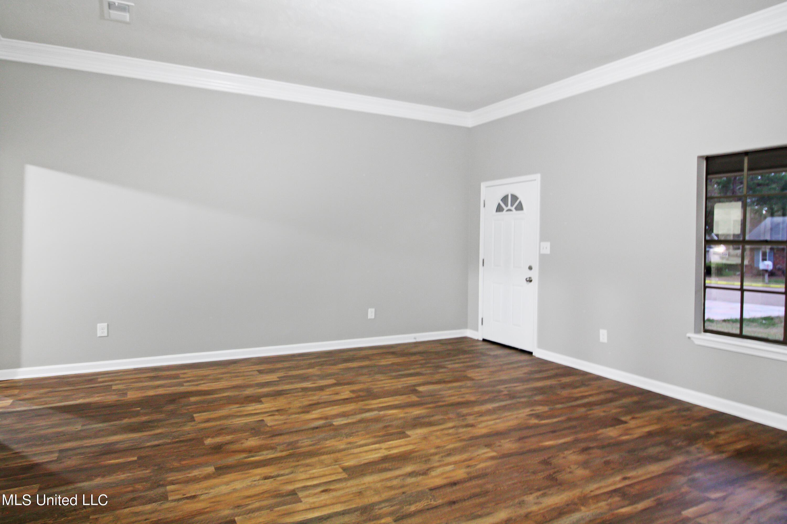 5030 Raintree Drive Byram, MS 39272 - Photo 4 of 21 IMG_3181