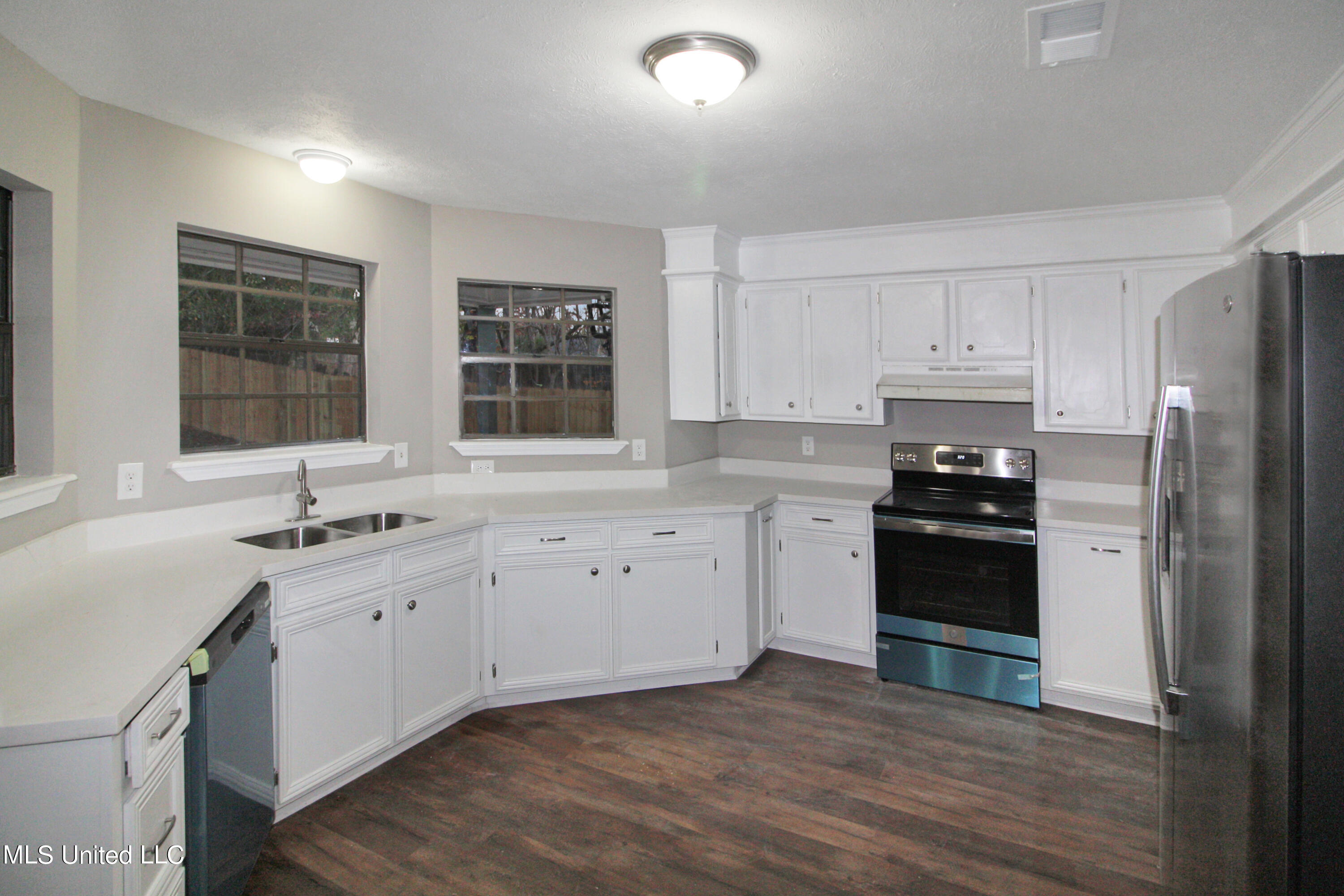 5030 Raintree Drive Byram, MS 39272 - Photo 5 of 21 IMG_3479
