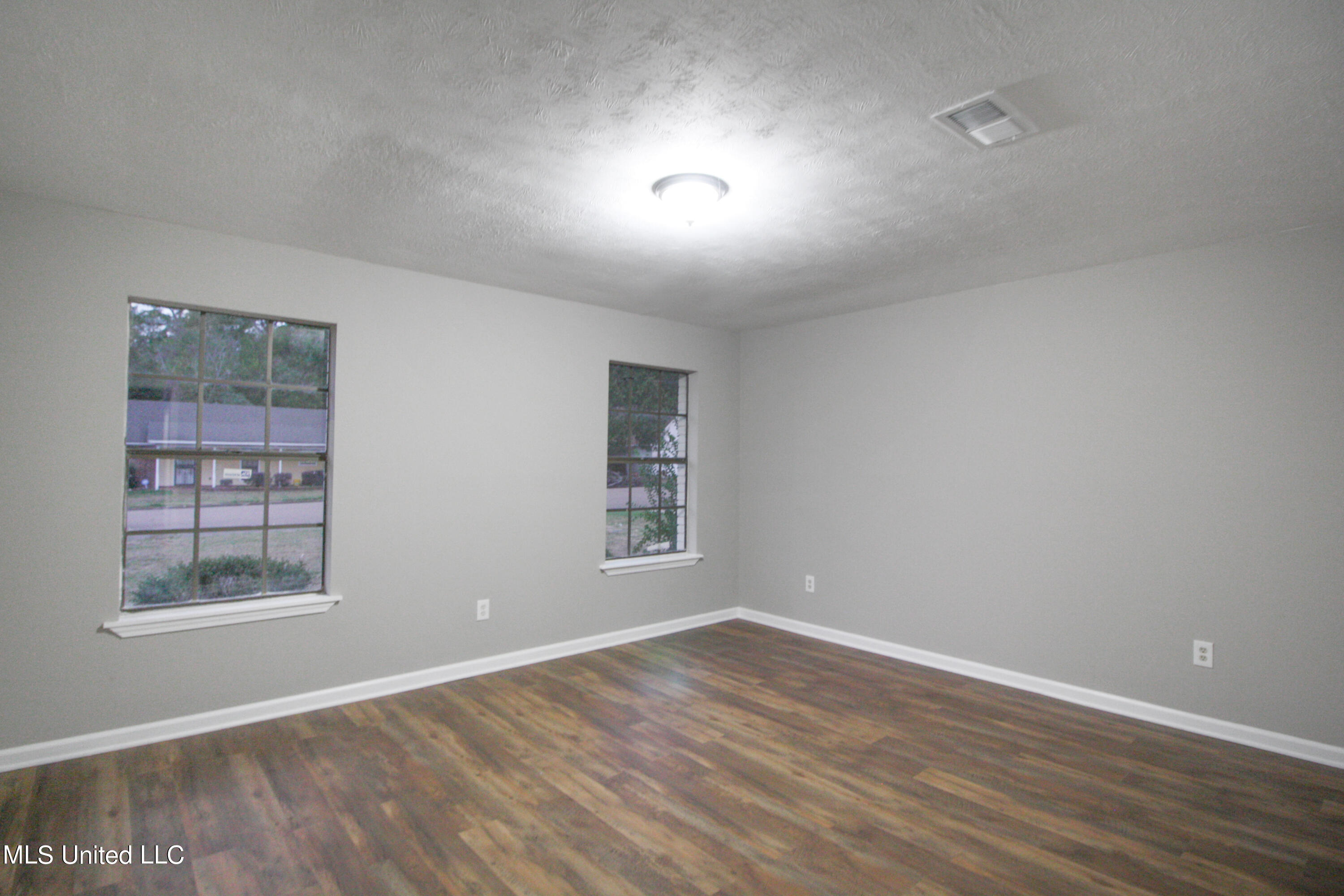 5030 Raintree Drive Byram, MS 39272 - Photo 10 of 21 IMG_3174