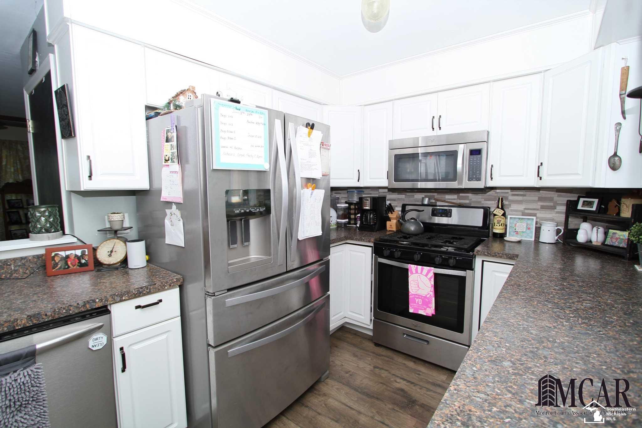 8581 Exeter Road Carleton, MI 48117 - Photo 7 of 31 Gallery Image 7
