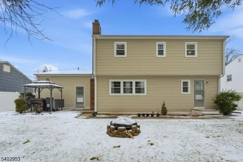 $575,000 | 725 Anna Place, North Plainfield, NJ 07063